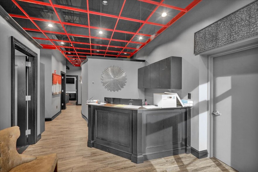 More Photos Of 426 Warren St, Reading Office For Sale