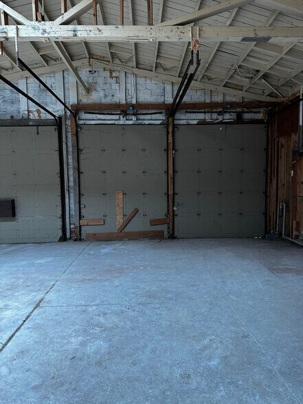 More Photos Of 2825 West St, Emeryville Warehouse For Sale