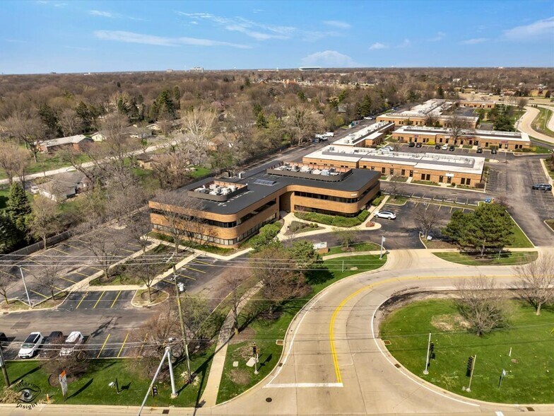 More Photos Of 1990 E Algonquin Rd, Schaumburg Medical For Lease