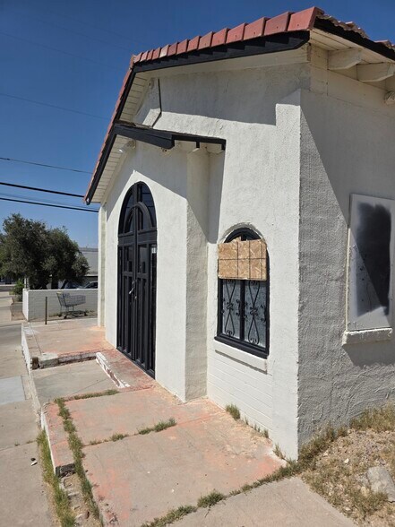 More Photos Of 113 S 6th Ave, Barstow Religious Facility For Sale