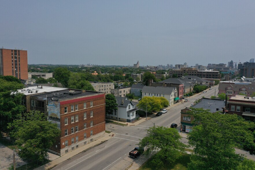 More Photos Of 805 N 22nd St, Milwaukee Apartments For Sale