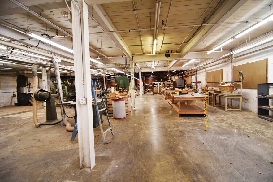 More Photos Of 1026 Main Ave SE, Hickory Manufacturing For Sale
