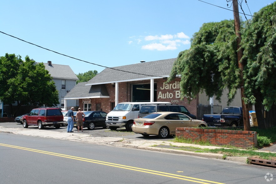More Photos Of 431 E 1st Ave, Roselle Industrial For Sale
