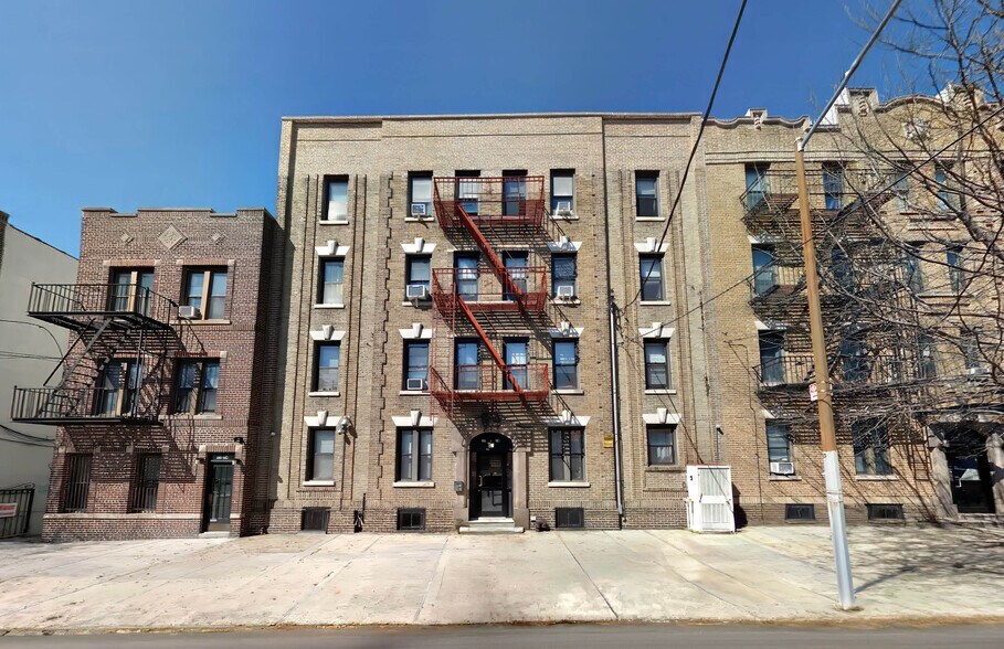 Primary Photo Of 2374 29th St, Astoria Apartments For Sale