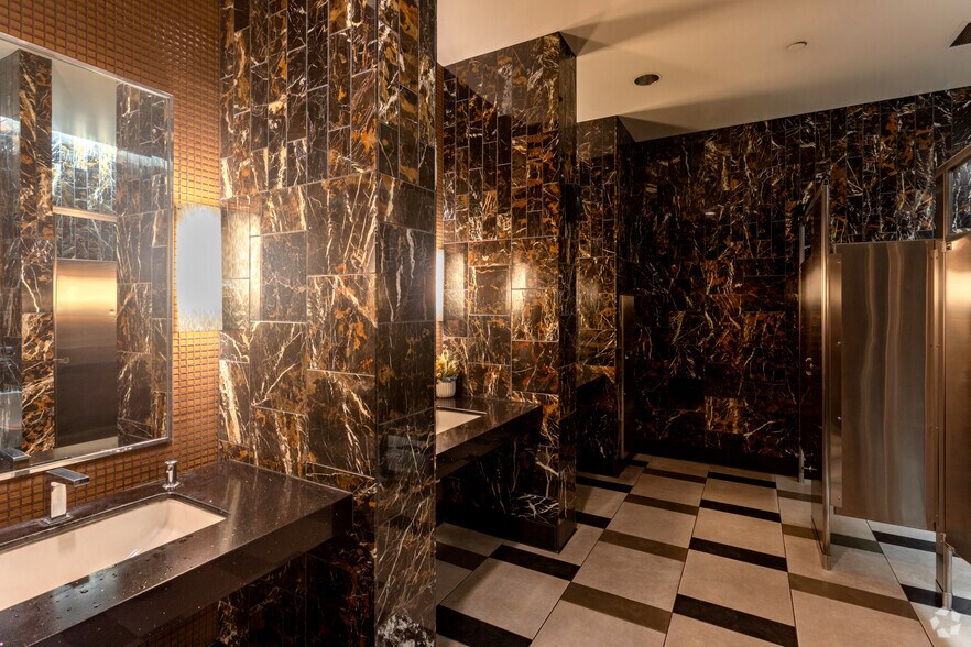 More Photos Of 521 Charcot Ave, San Jose Showroom For Lease