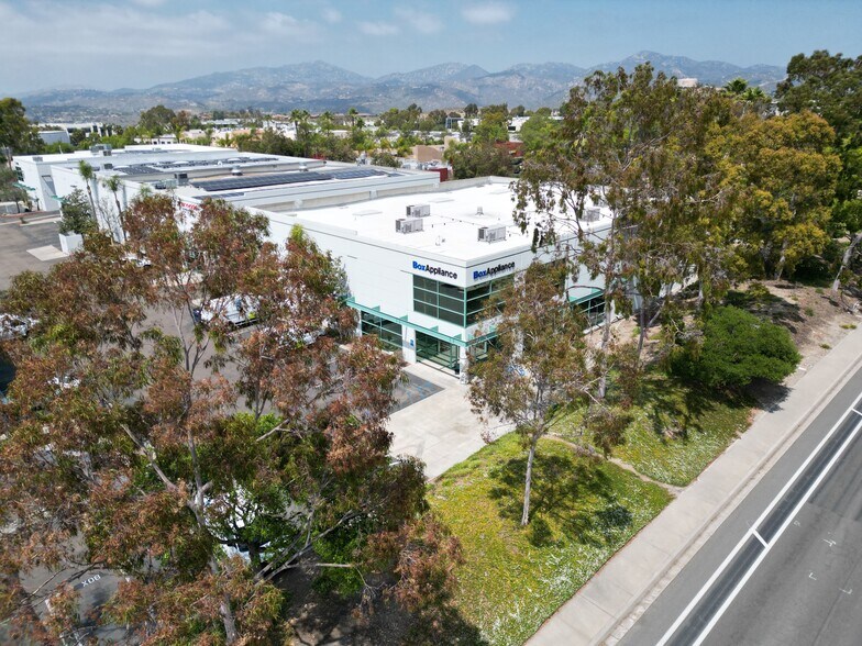 More Photos Of 13851 Danielson St, Poway Warehouse For Lease
