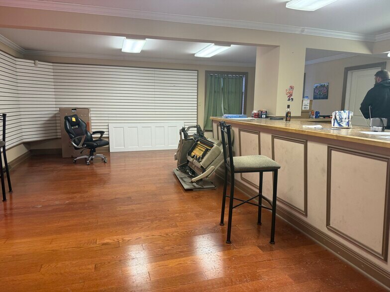 More Photos Of 157 S Vernon St, Sunbury Light Manufacturing For Lease