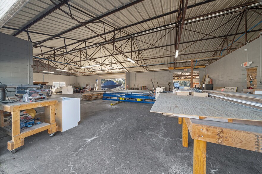 More Photos Of 943 NW 17th Ave, Ocala Warehouse For Sale