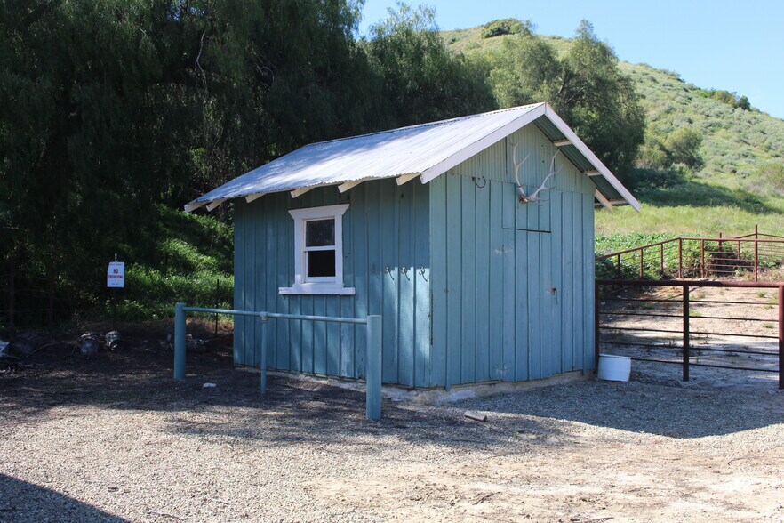 More Photos Of 0 Dickenson Rd, Santa Paula Land For Sale