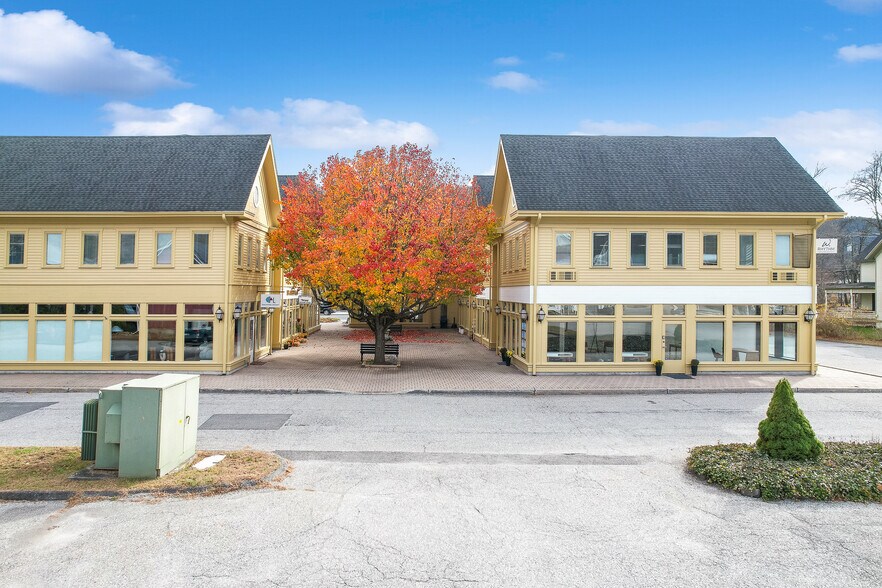 More Photos Of 25 N Main St, Kent Storefront Retail Office For Lease