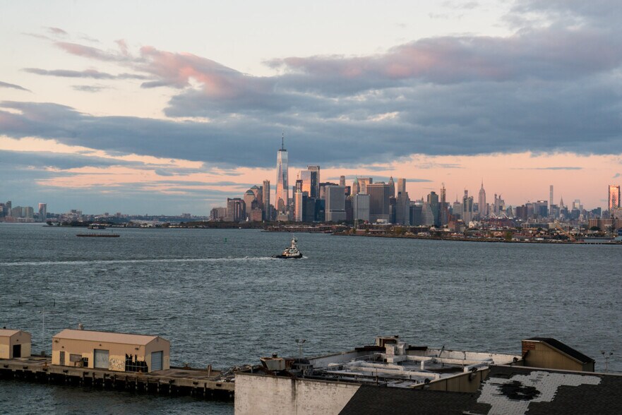 More Photos Of 14 53rd St, Brooklyn Flex For Lease