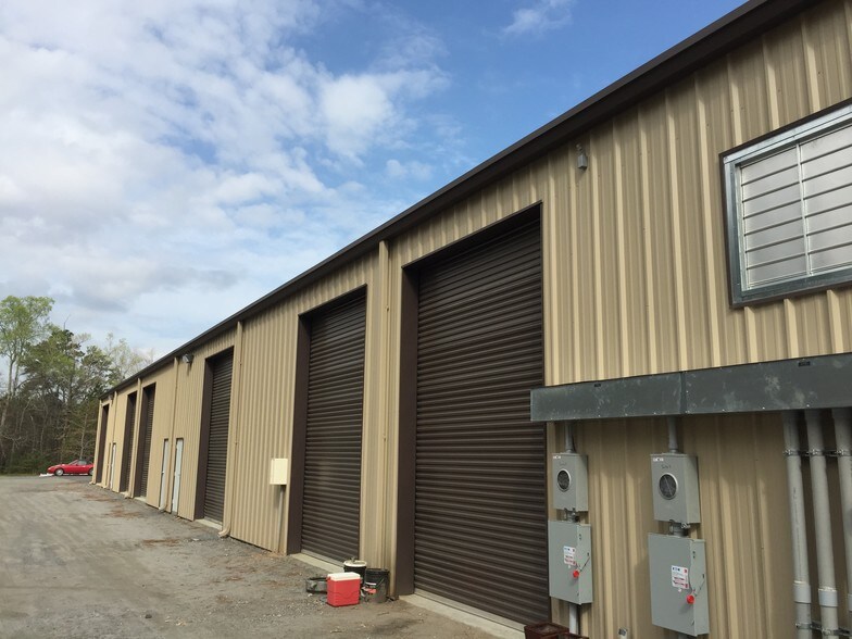 More Photos Of 2204 Justin Trl, Alpharetta Light Distribution For Lease