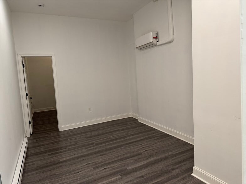 More Photos Of 194 Woodward St, Jersey City General Retail For Lease