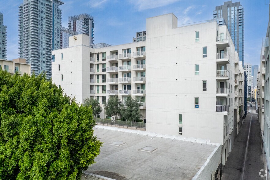 More Photos Of 1200 S Grand Ave, Los Angeles Apartments For Lease