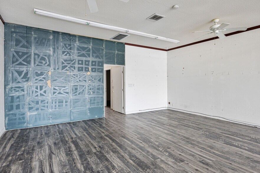 More Photos Of 13052 Hawthorne Blvd, Hawthorne General Retail For Sale