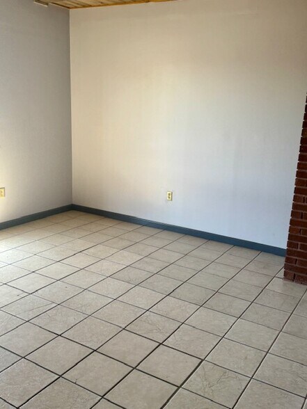 More Photos Of 4655 Cleburne Blvd, Dublin Restaurant For Lease