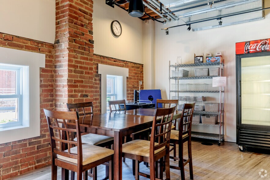 More Photos Of 1512-1514 Curtis St, Denver Loft Creative Space For Lease