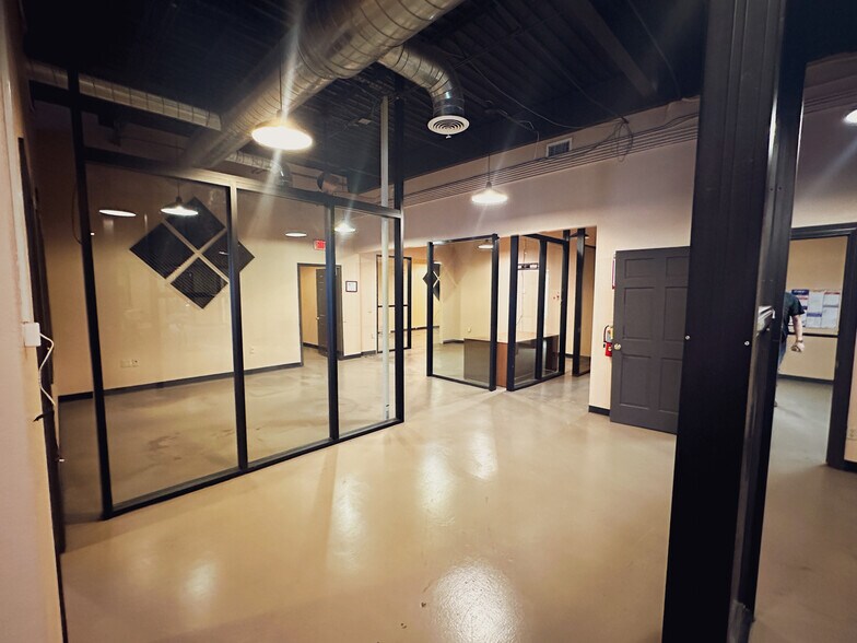 More Photos Of 140 N Cotton St, El Paso Warehouse For Lease