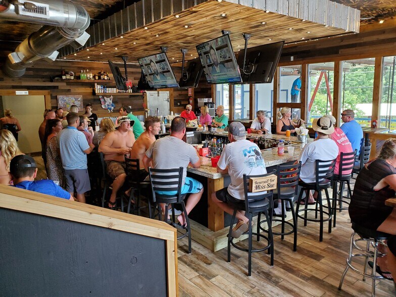 More Photos Of 267 Runaway Dr, Climax Springs Hotel For Sale