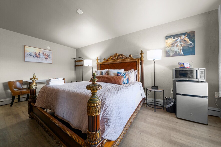 More Photos Of 215 S Pine Ave, Ocala Hotel For Sale