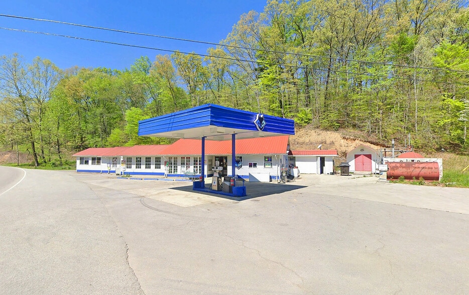 Primary Photo Of 10208 Petros Hwy, Oliver Springs Service Station For Sale