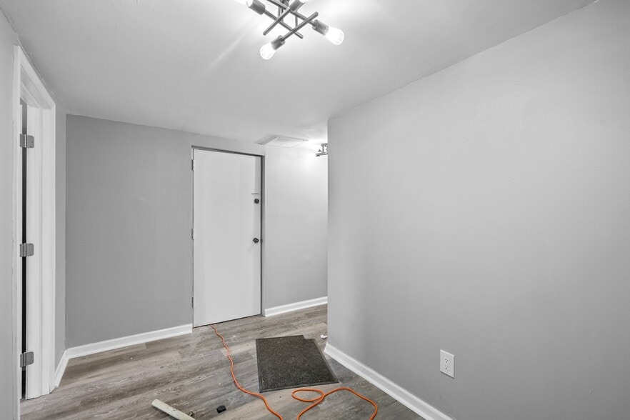 More Photos Of 2800 Huntingdon Ave, Baltimore Storefront Retail Residential For Lease