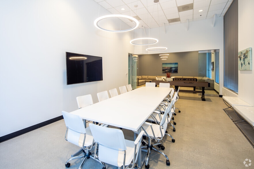 More Photos Of 1411 W 190th St, Gardena Office For Lease