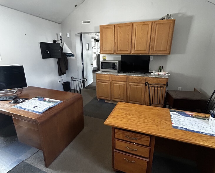 More Photos Of 117 S Jefferson Ave, Plain City Auto Repair For Sale