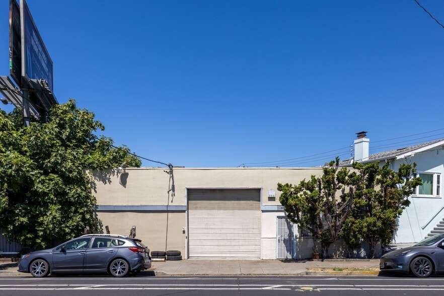 Primary Photo Of 5417 Adeline St, Oakland Auto Repair For Sale