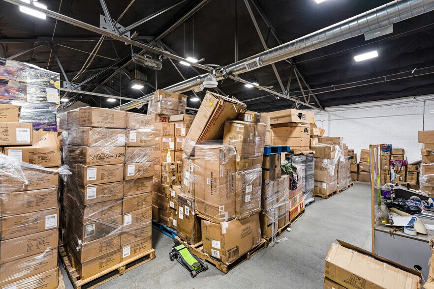 More Photos Of 2879 Main St, Riverside Warehouse For Lease