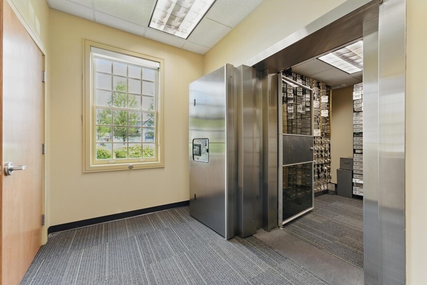 More Photos Of 460 Newton St, South Hadley General Retail For Lease