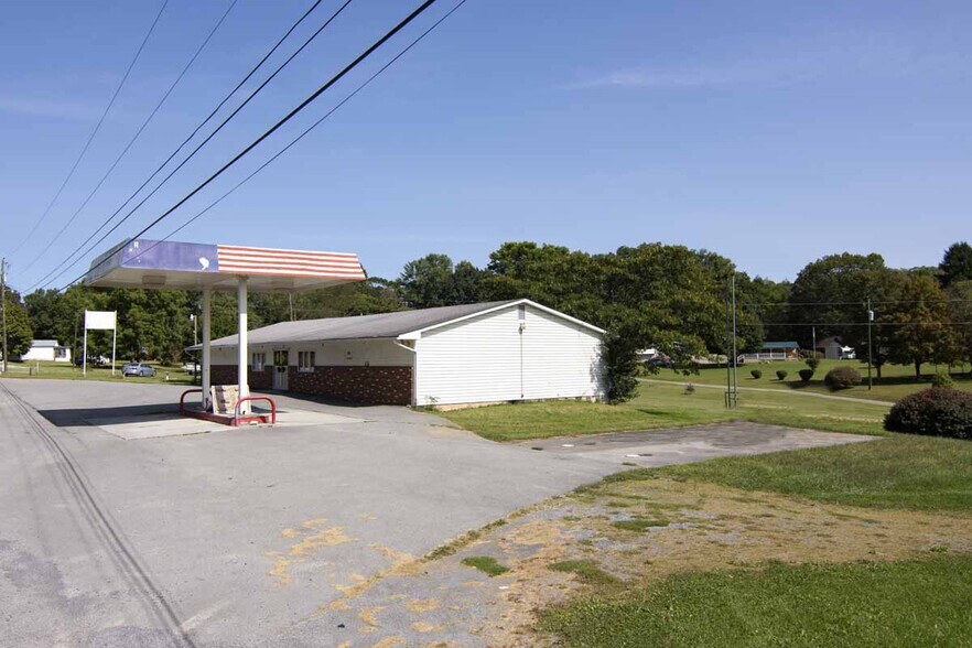 More Photos Of 4830 Highland Trl, Alderson General Retail For Sale