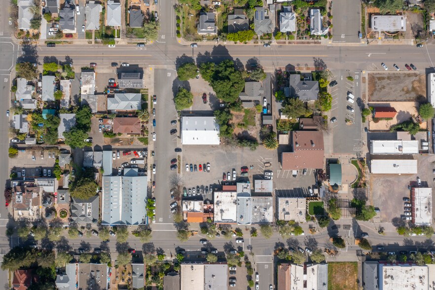 More Photos Of 115 E 2nd St, Cloverdale Warehouse For Sale