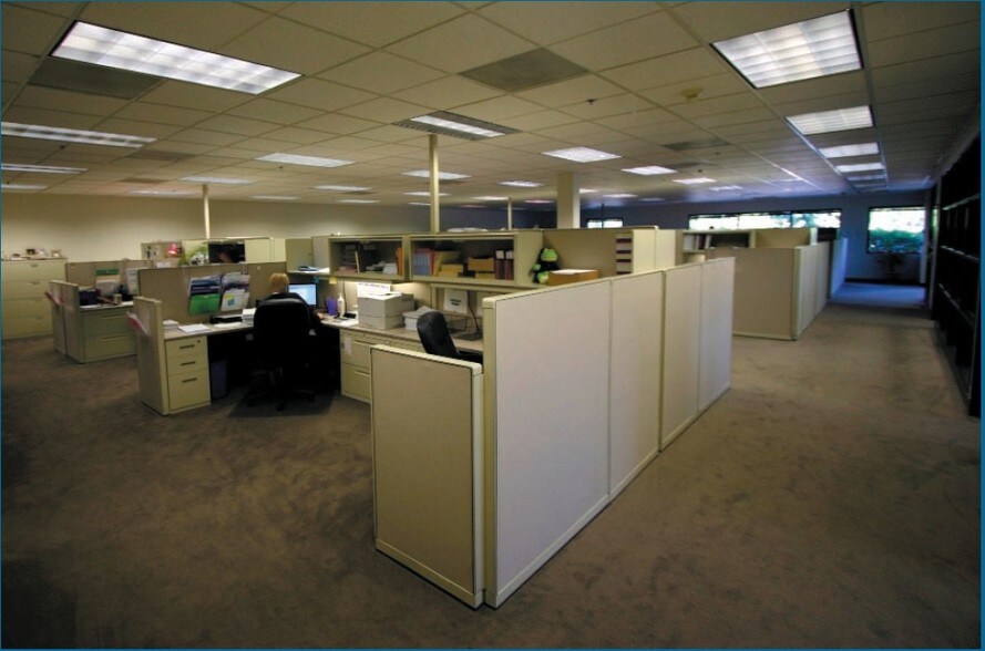 More Photos Of 7600-7646 SW Mohawk St, Tualatin Unknown For Sale