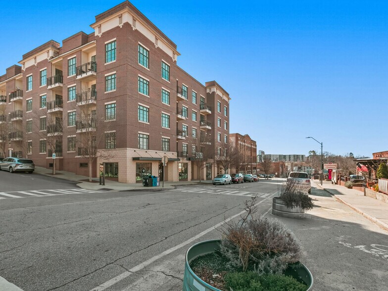 More Photos Of 150 Coxe Ave, Asheville Apartments For Lease