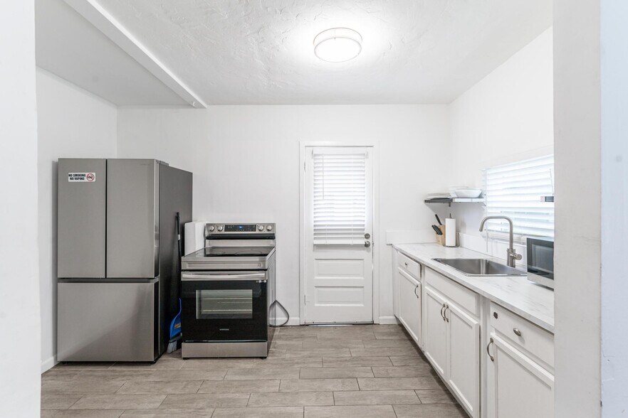 More Photos Of 1415 SW 1st St, Fort Lauderdale Apartments For Sale