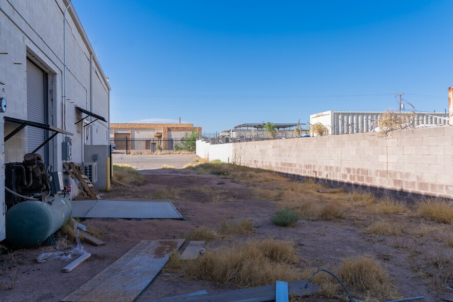 More Photos Of 4046 E Winslow Ave, Phoenix Warehouse For Lease