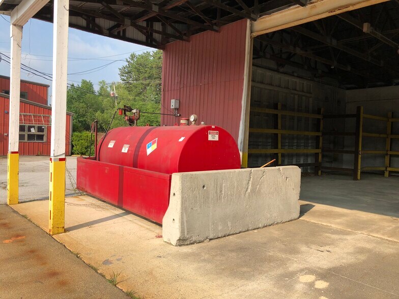 More Photos Of 18 Water Works Dr, Hooksett Warehouse For Lease