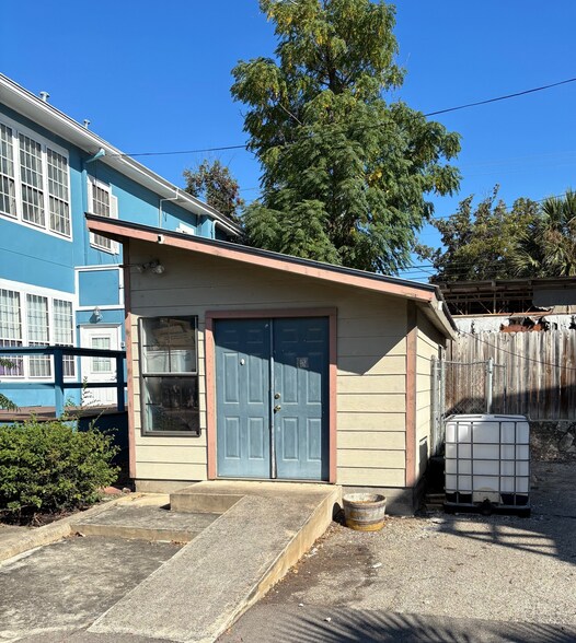 More Photos Of 1815 San Pedro Ave, San Antonio Office For Sale