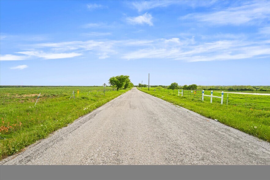 More Photos Of Coffey Rd @ Bonar Rd, Aubrey Land For Sale
