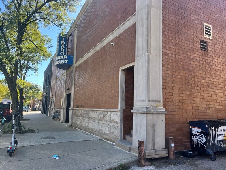 More Photos Of 2500 W Chicago Ave, Chicago Storefront For Lease