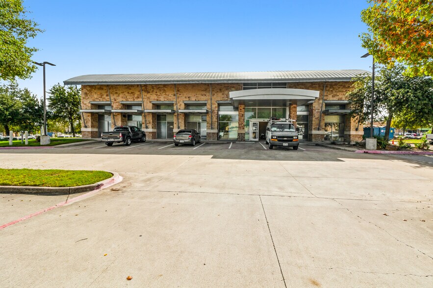 More Photos Of 6035 Precinct Line Rd, North Richland Hills Freestanding For Sale