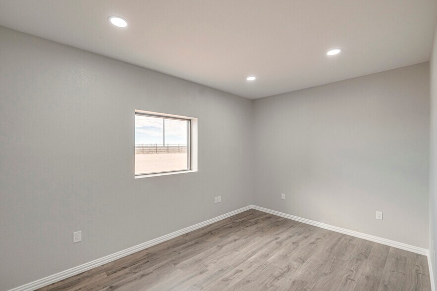 More Photos Of 5268/5450 N FM 866, Odessa Warehouse For Sale