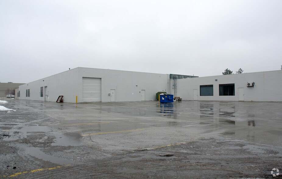 More Photos Of 1410 E 14 Mile Road, Madison Heights Research And Development For Lease