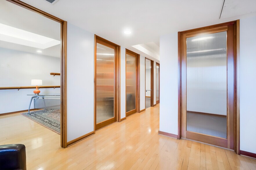 More Photos Of 400 S Victory Blvd, Burbank Office For Sale