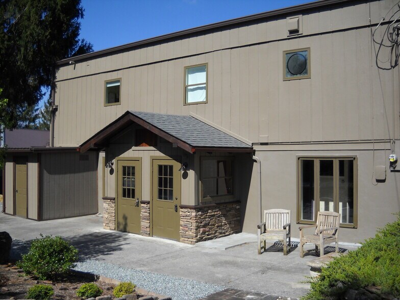 More Photos Of 444 S Beech Mountain Pky, Banner Elk Office For Sale