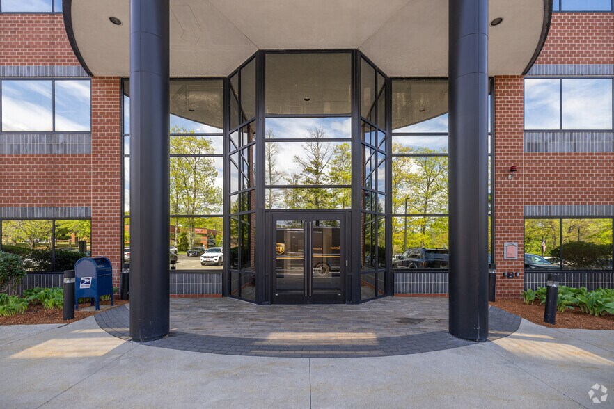 More Photos Of 1 Highwood Dr, Tewksbury Office For Lease