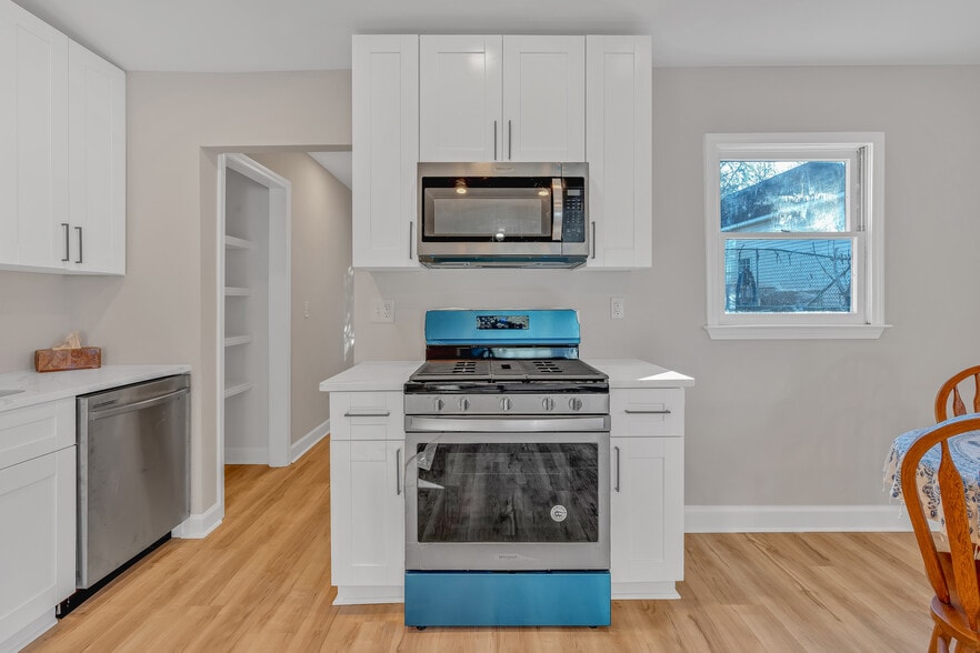 More Photos Of , Marietta Unknown For Sale