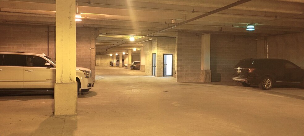 More Photos Of 205 N Main St, Bloomington Office For Lease