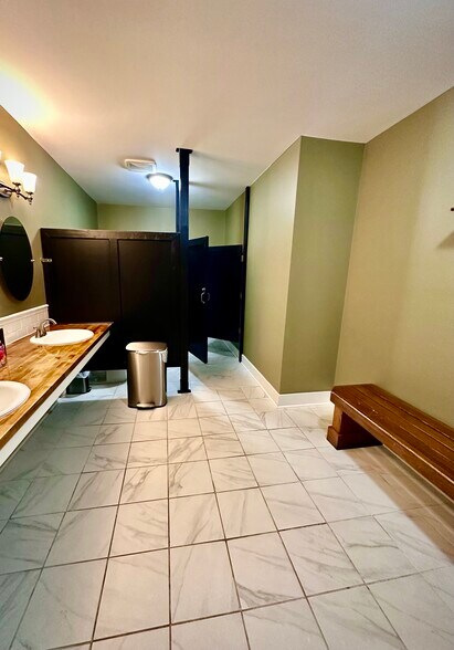 More Photos Of 5281 Bellefontaine Rd, Dayton Freestanding For Sale